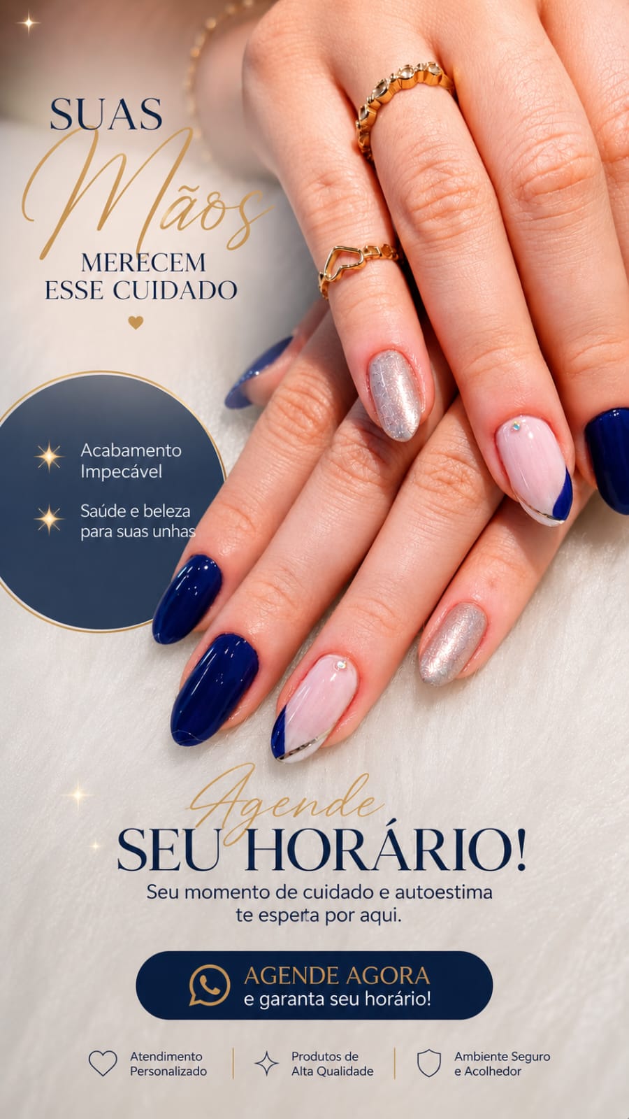 Maos com esmaltacao em gel azul marinho, prata e nude com aneis dourados delicados